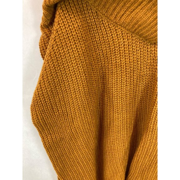 Chic Knit Elegance: Large Gold Women's Sweater - Cozy Comfort & Timeless Style - Picture 2 of 5
